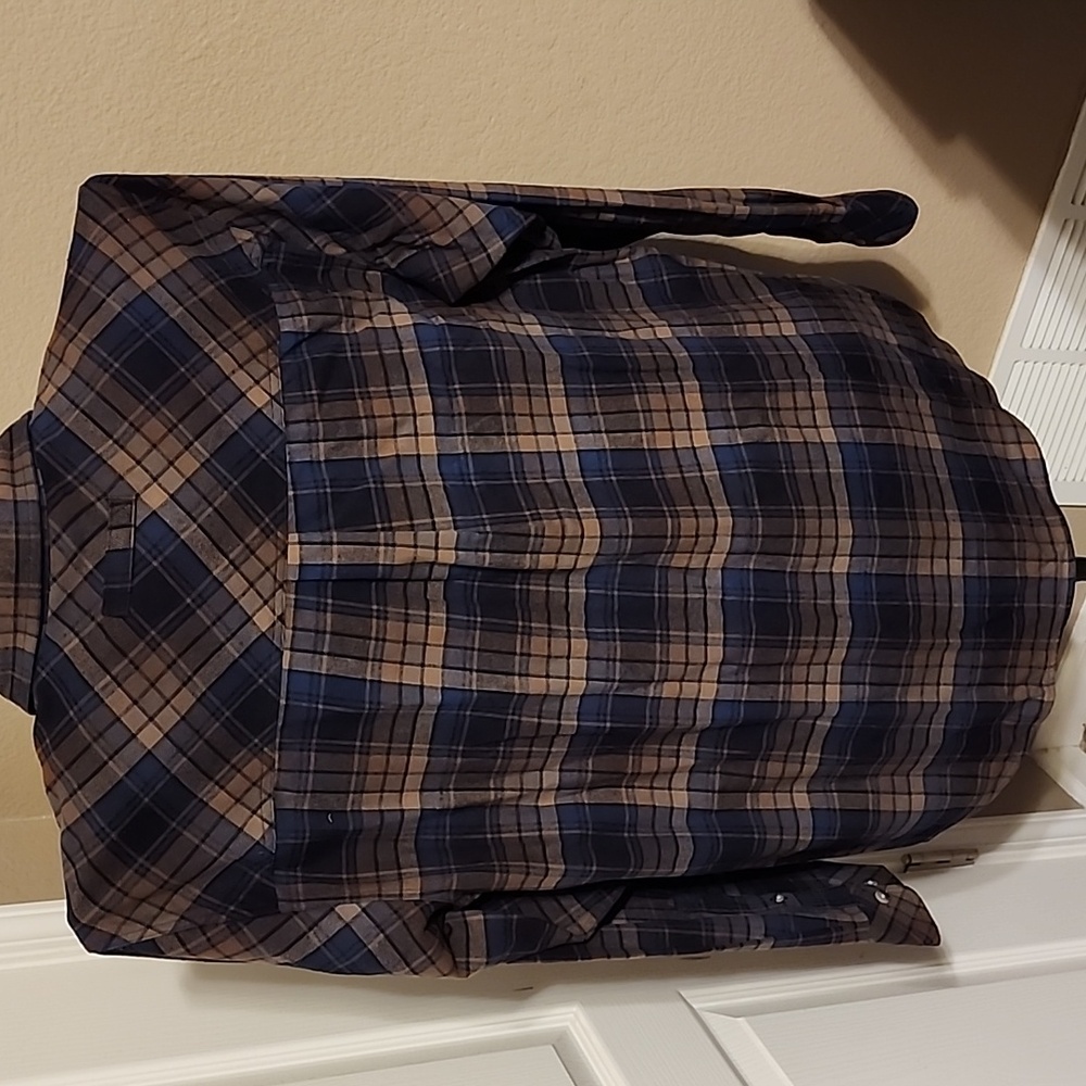Legendary Whitetails Navy and Brown Plaid Flannel - Picture 6 of 7
